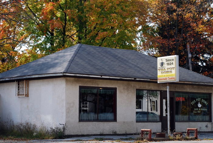 Tea Pot Dome Grill & Grocery - Street View